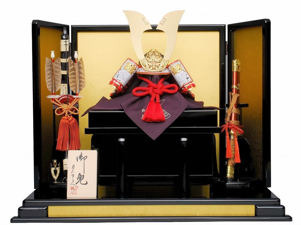 五月人形 兜（かぶと） 人形の金魚屋